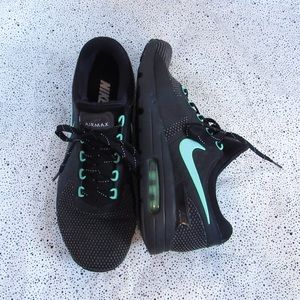 NIKE AIRMAX Black and Turquoise Sneaker